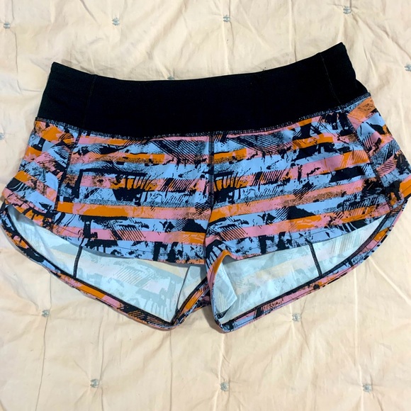 Lululemon speed shorts size 4 with 2.5” inseam - Picture 2 of 5